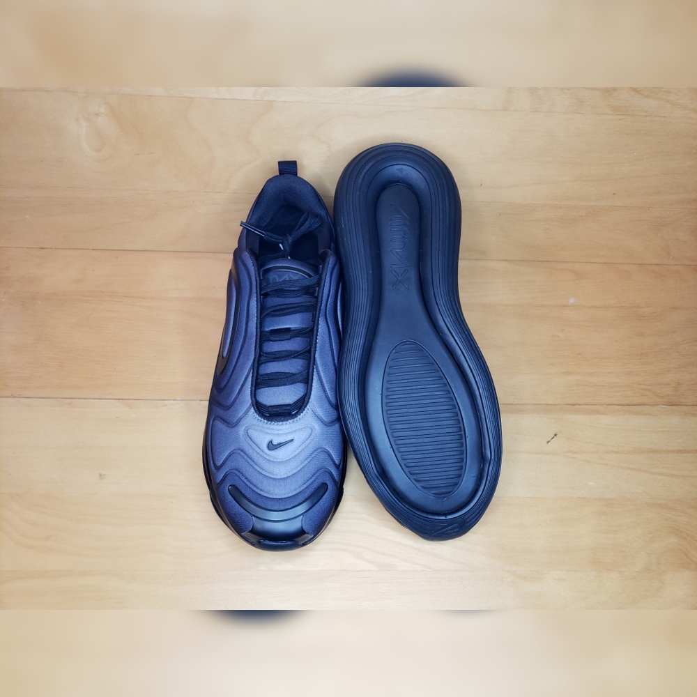 SOLD!!! Women's Nike Air Max 720 - Picture 6 of 10